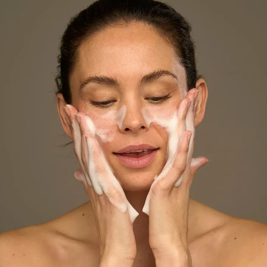 Apeer Cleansing Foam