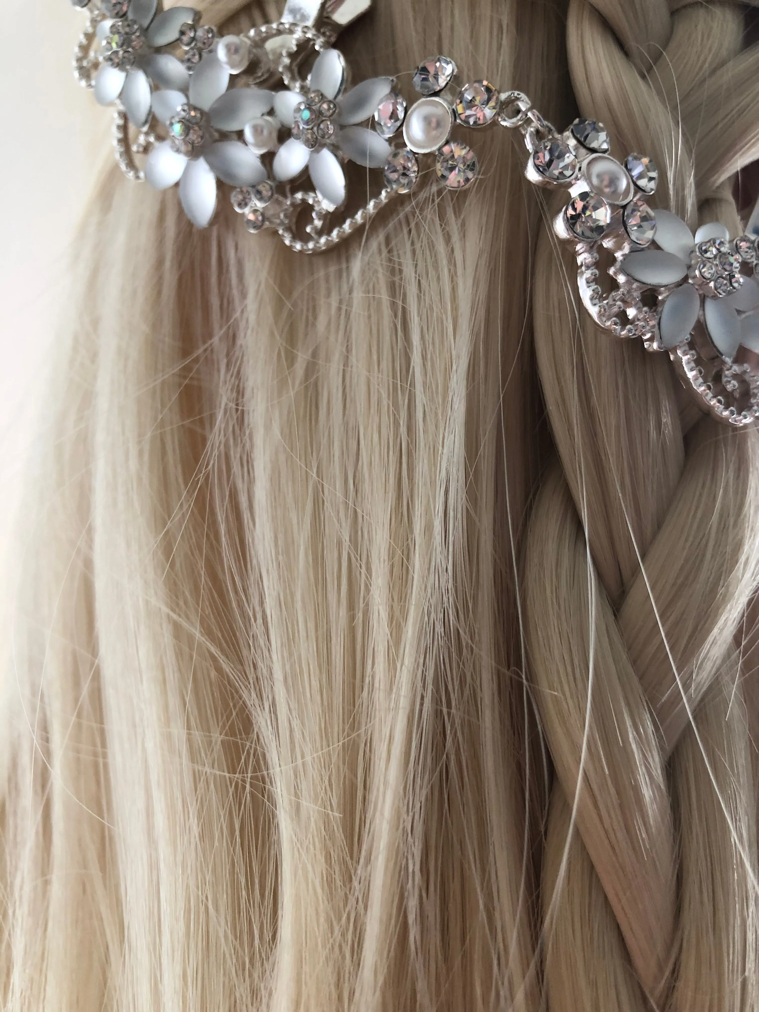 Rhinestone Floral Spray Hair Swag