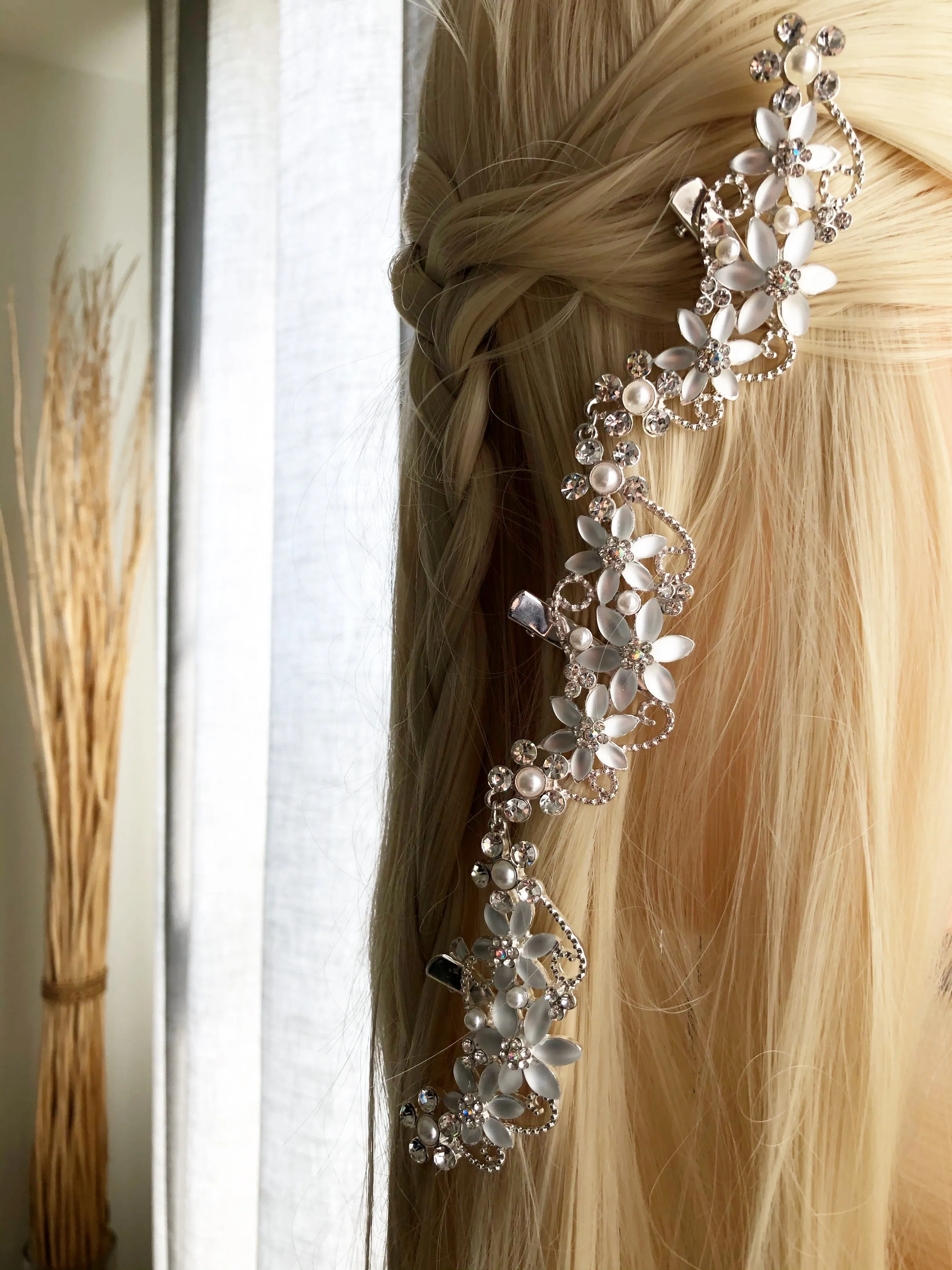 Rhinestone Floral Spray Hair Swag