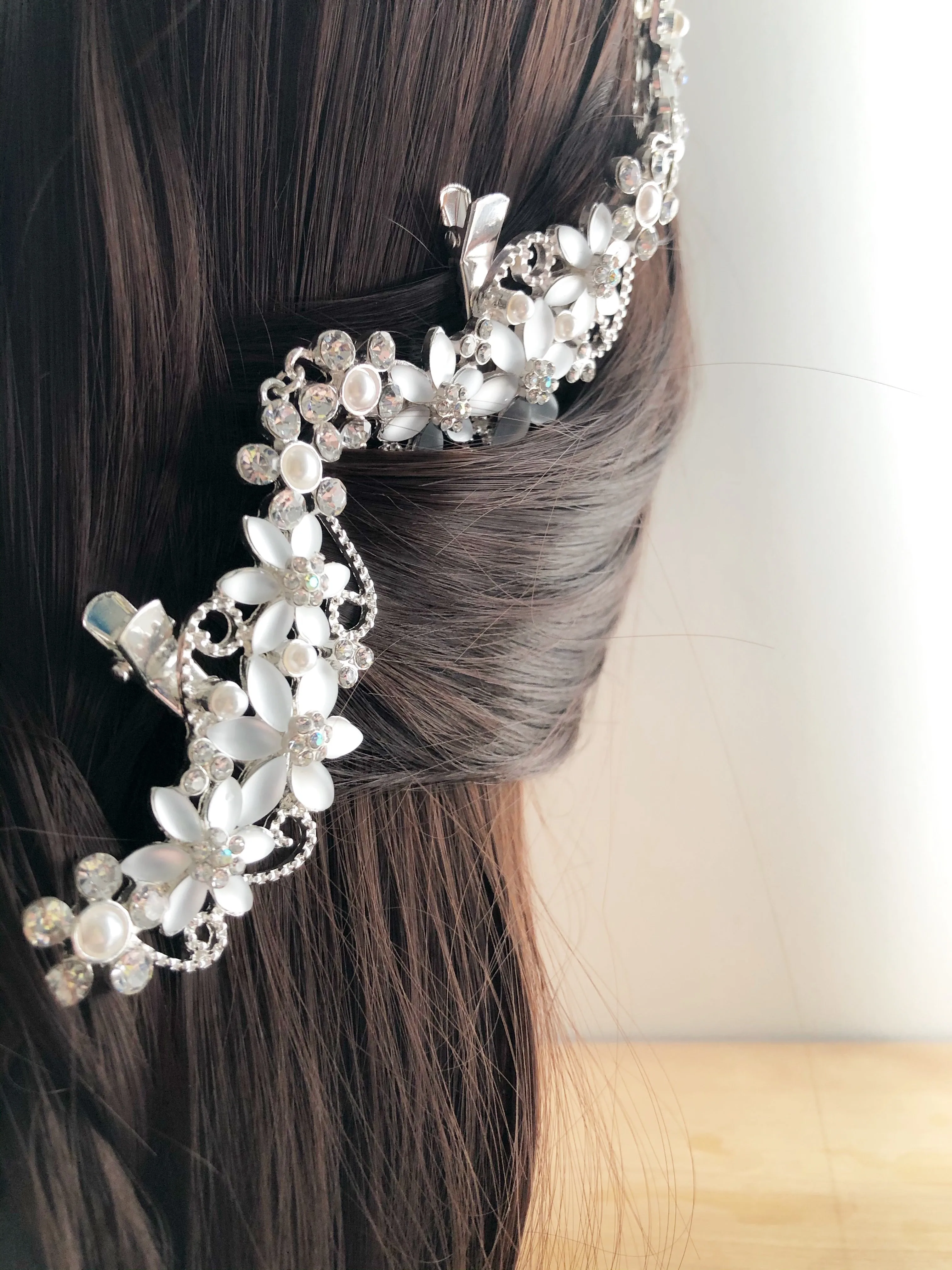 Rhinestone Floral Spray Hair Swag