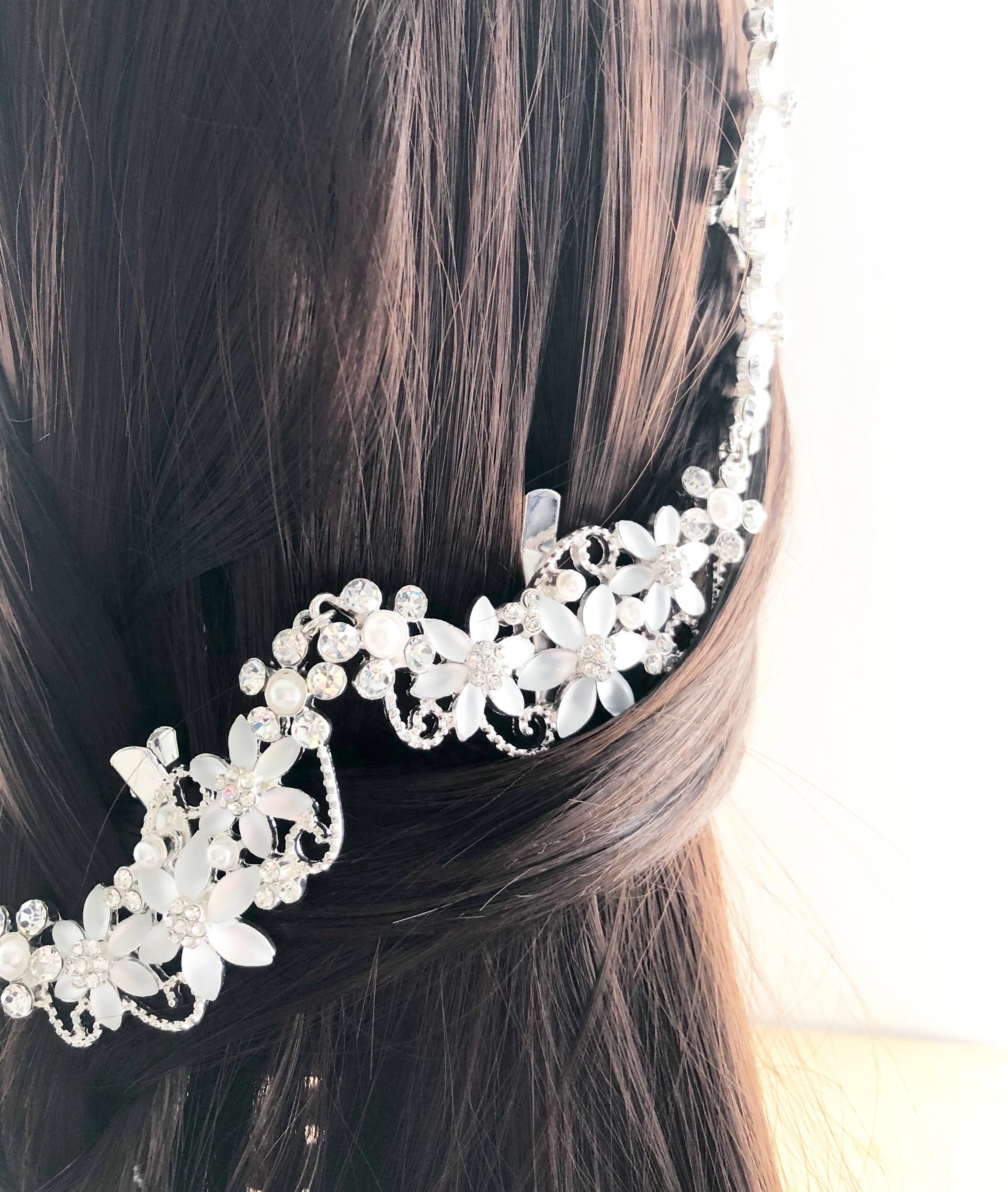 Rhinestone Floral Spray Hair Swag